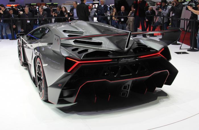 Lamborghini Veneno - vienas iš labiausiai išskirtinių automobilių planetoje