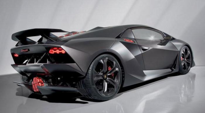 Automobilio "Lamborghini Sesto Elemento" apžvalga