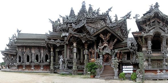 Tiesos Šventykla Pataja yra pagrindinė Tailando atrakcija